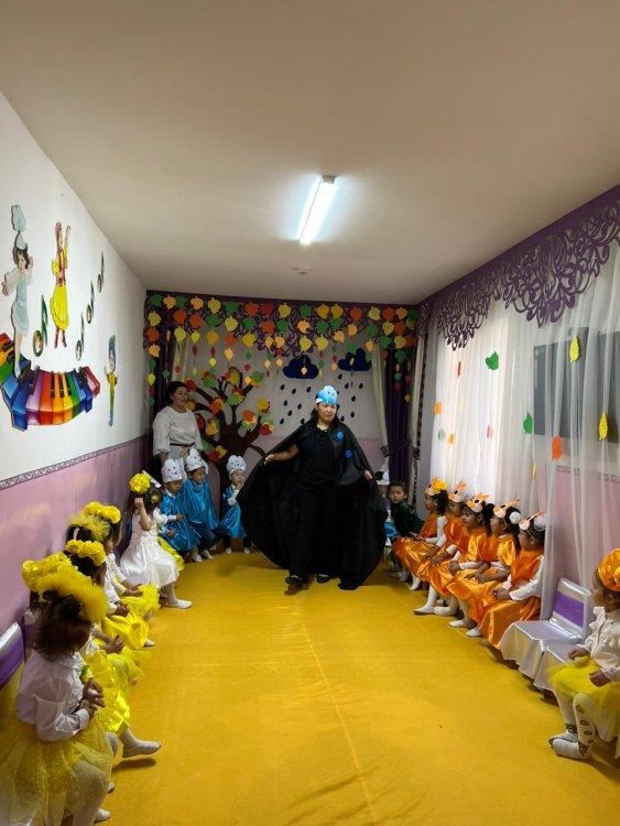 "Қарлығаш" ортаңғы тобының  "Арайлы алтын күз" атты ертеңгілігі