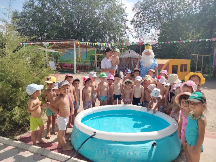 "Қарлығаш ","Балапан" топтарында Нептун күні өтті.