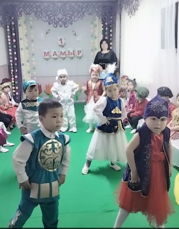 "Қарлығаш" ересек топ. Ертеңгілік